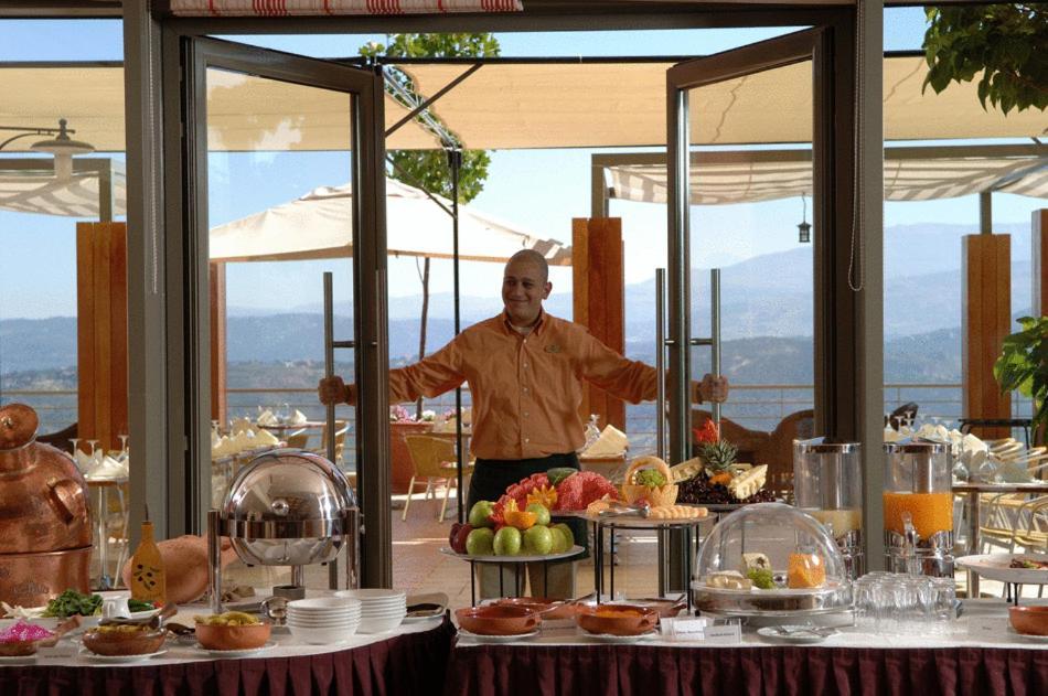 Safir Bhamdoun Hotel Ресторан фото